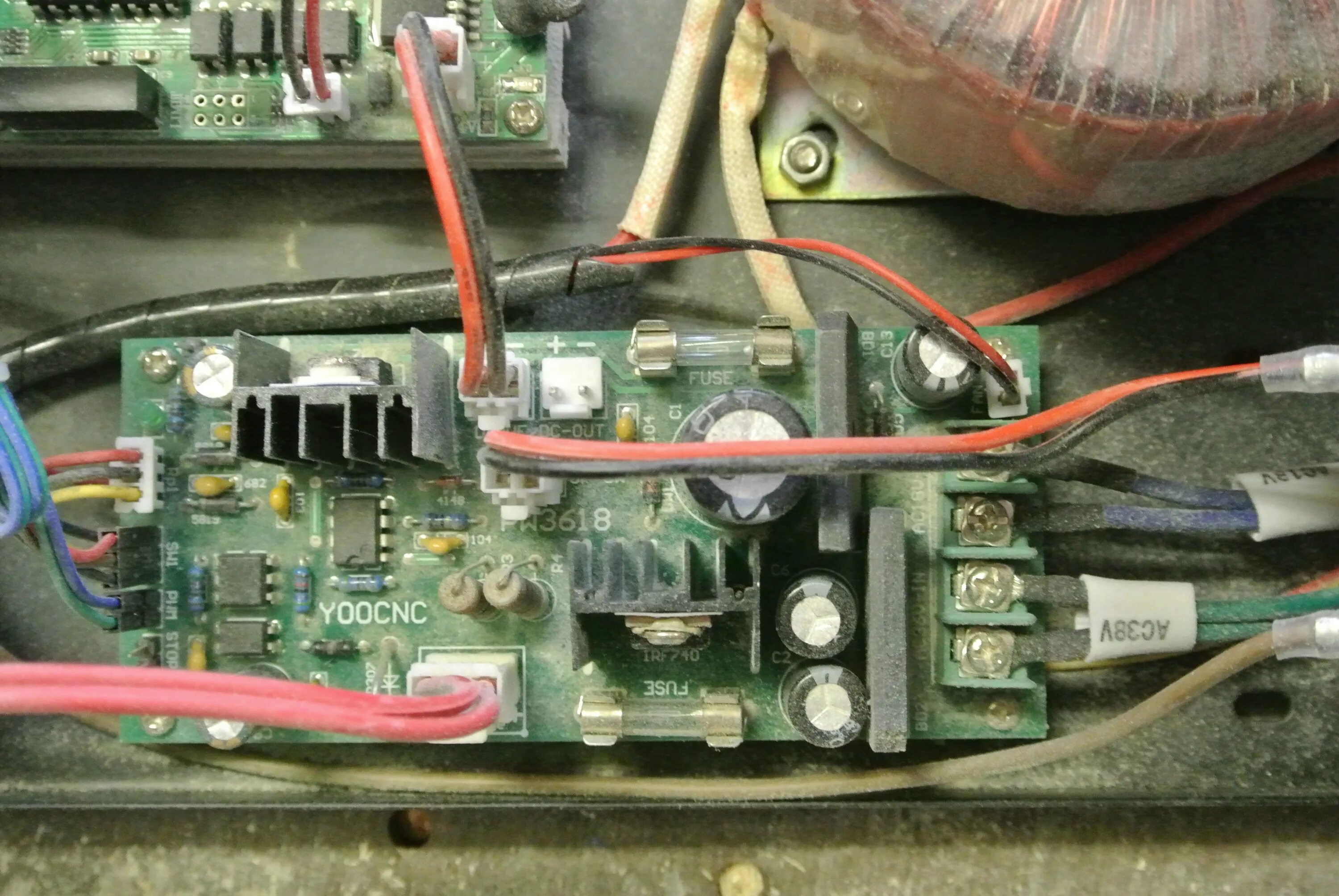 Сгорело сопротивление. Вымпел 55 сгорел резистор плата. Резистор r1 на плате. Контролер сгорел резистор. Резистор для шпинделя.