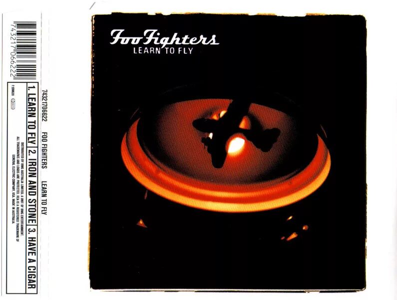 Foo fighters learn. Foo fighters learn to fly. learn to fly foo fighters клип. foo fighters learn to fly images. learn to fly foo fighters стюардесса.