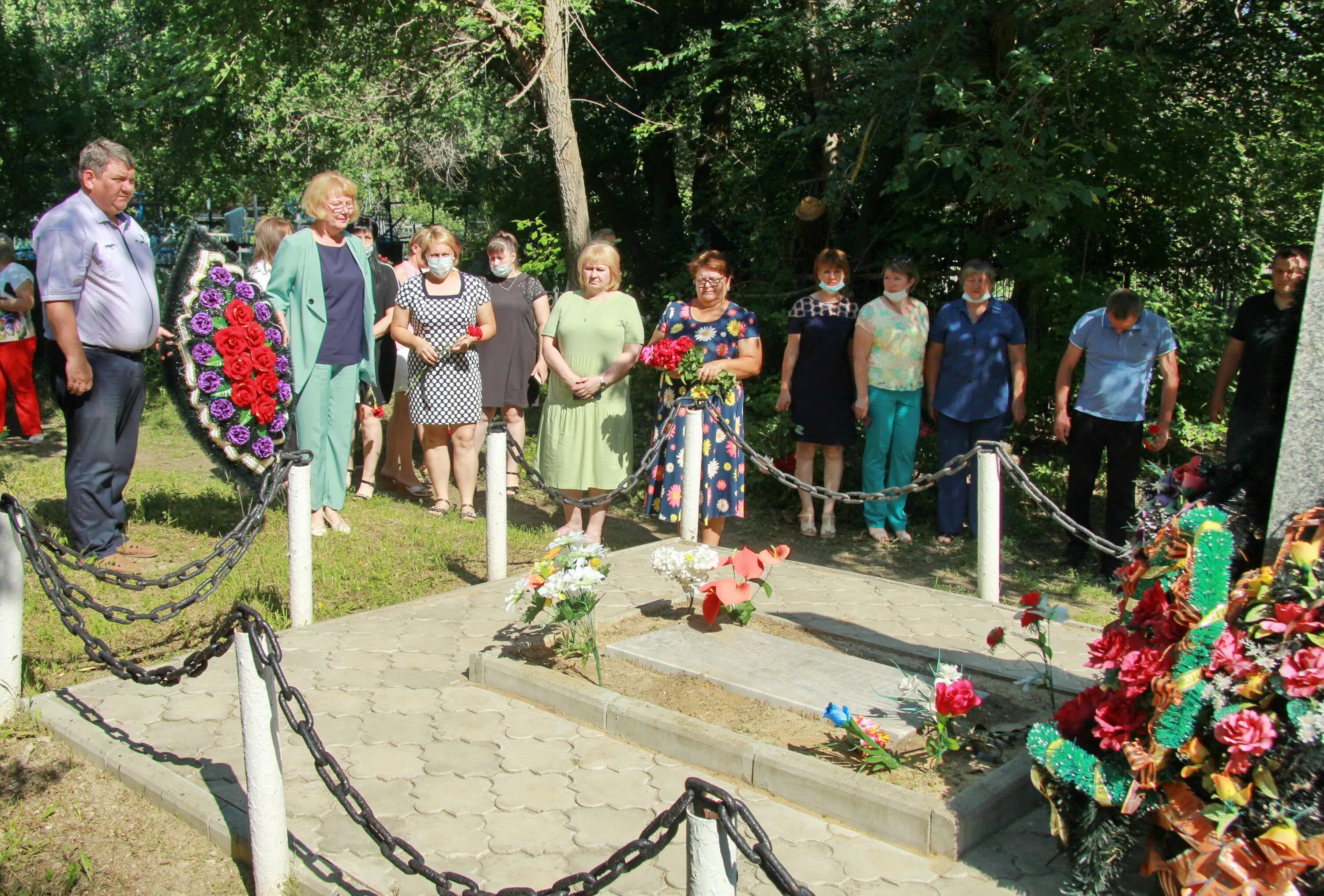 Звезды гибнут на землю. Ведьмы в Самойловском районе. В Самойловском районе простились с Козловым Александром.