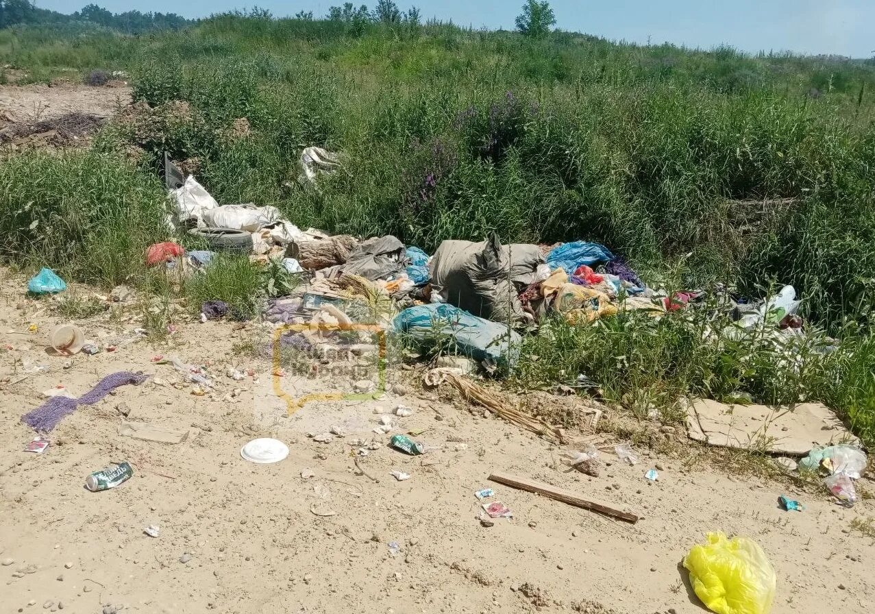 Горячий ключ купание. Городская свалка. Свалка в городе. Горячий ключ свалка. Река мусорка.