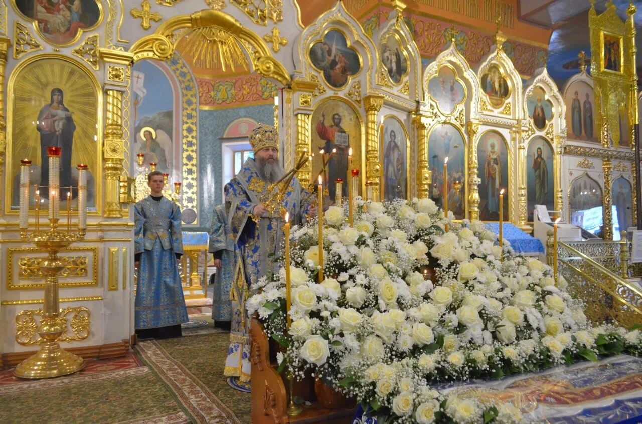 вознесенский собор новосибирск архиепископ. храм успения. митрополит никодим новосибирский. службы в храме новосибирска. вознесенский собор новосибирск архиепископ.