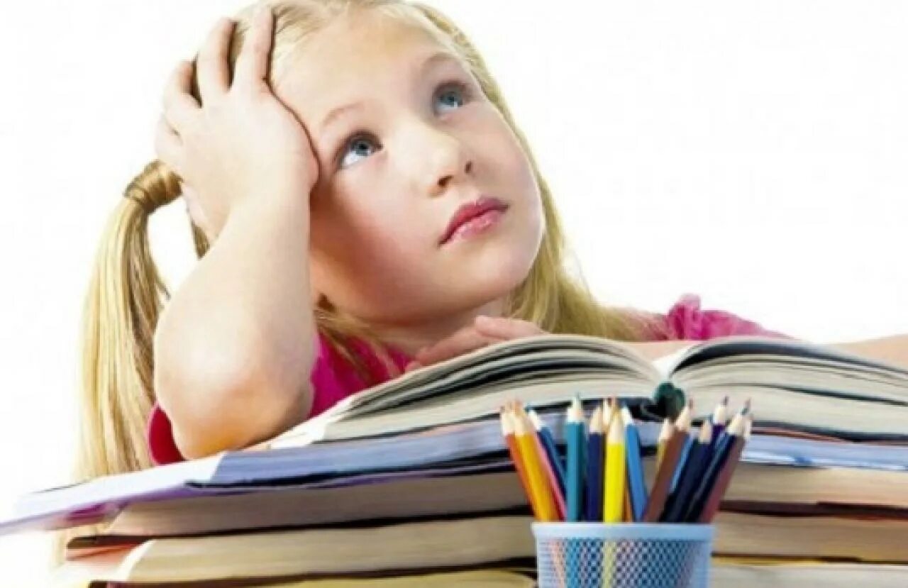 Сосредоточенный ученик. Ученик спит за партой. Сосредоточенный ученик. Память ребенка. Внимательный ученик.