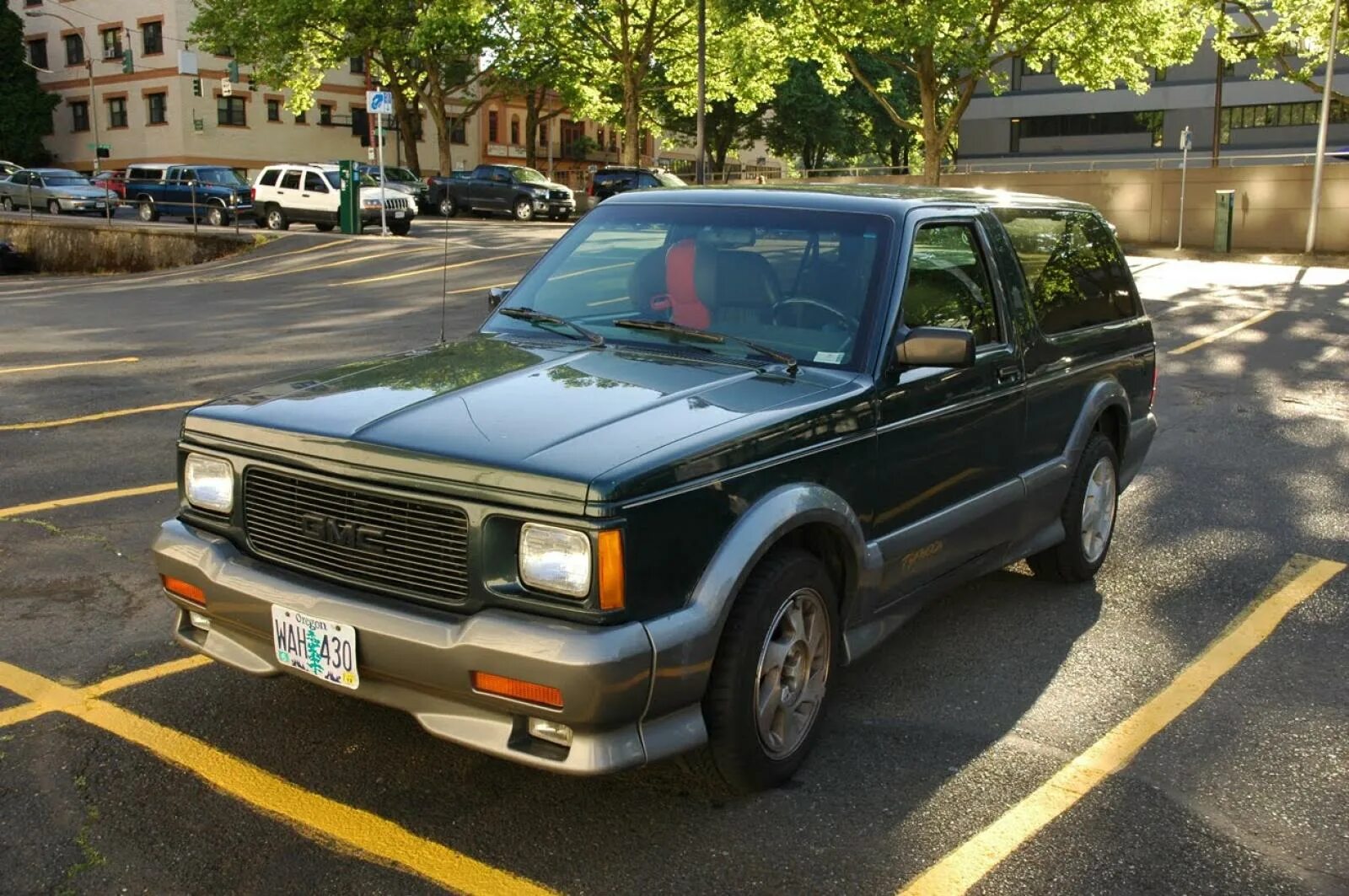 Gmc typhoon. 1992 GMC Typhoon. GMC Typhoon 1993. Автомобиль GMC Typhoon.