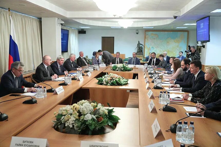 Комитет по образованию и науке госдумы. Комитет по образованию государственной думы. Международное собрание. Комитет по науке и образованию государственной думы. Кабышев сергей владимирович.