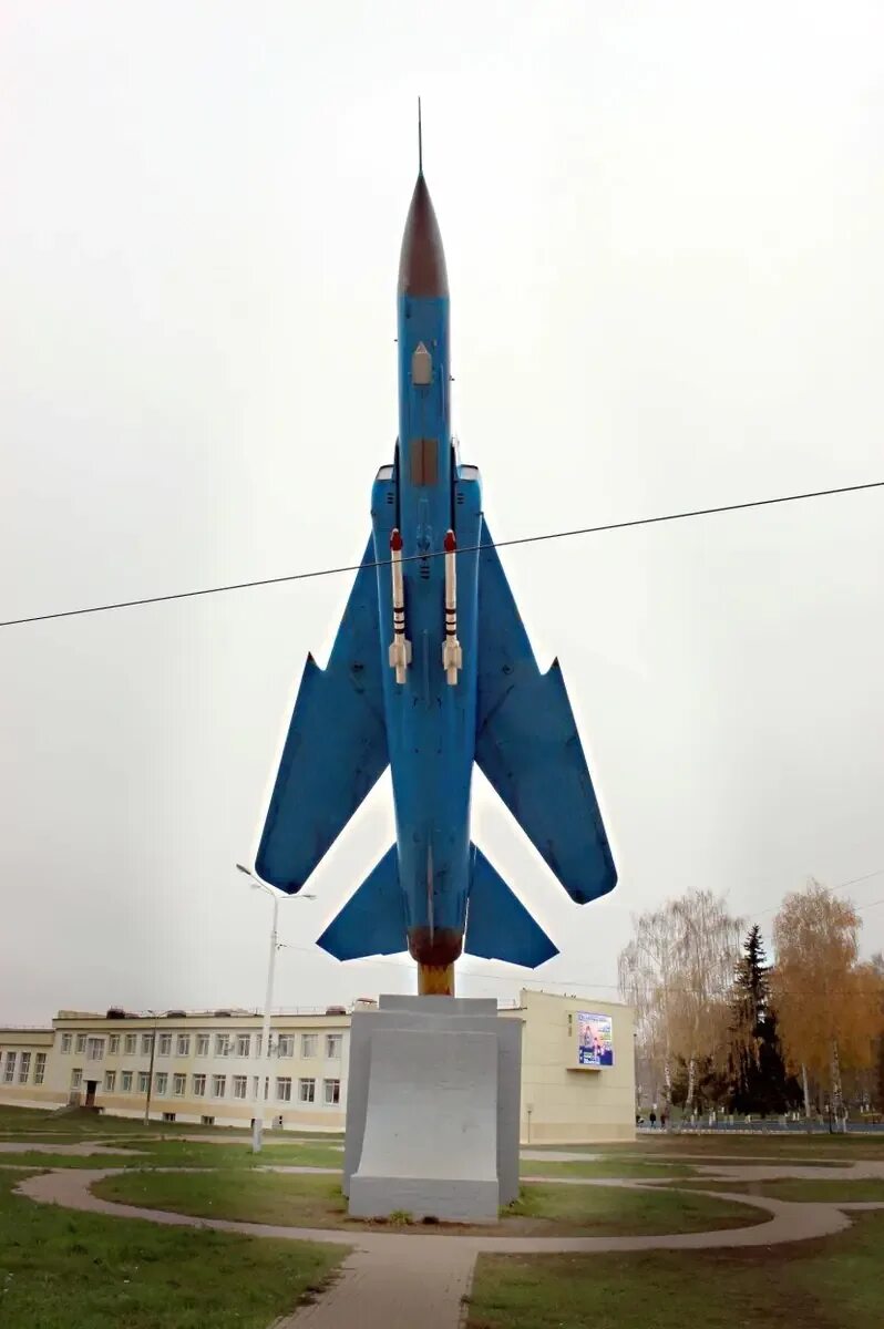 Луховицы достопримечательности. Луховицы рязань. Луховицы зарайск. Луховицы дороги. Памятник огурцу в рязани.
