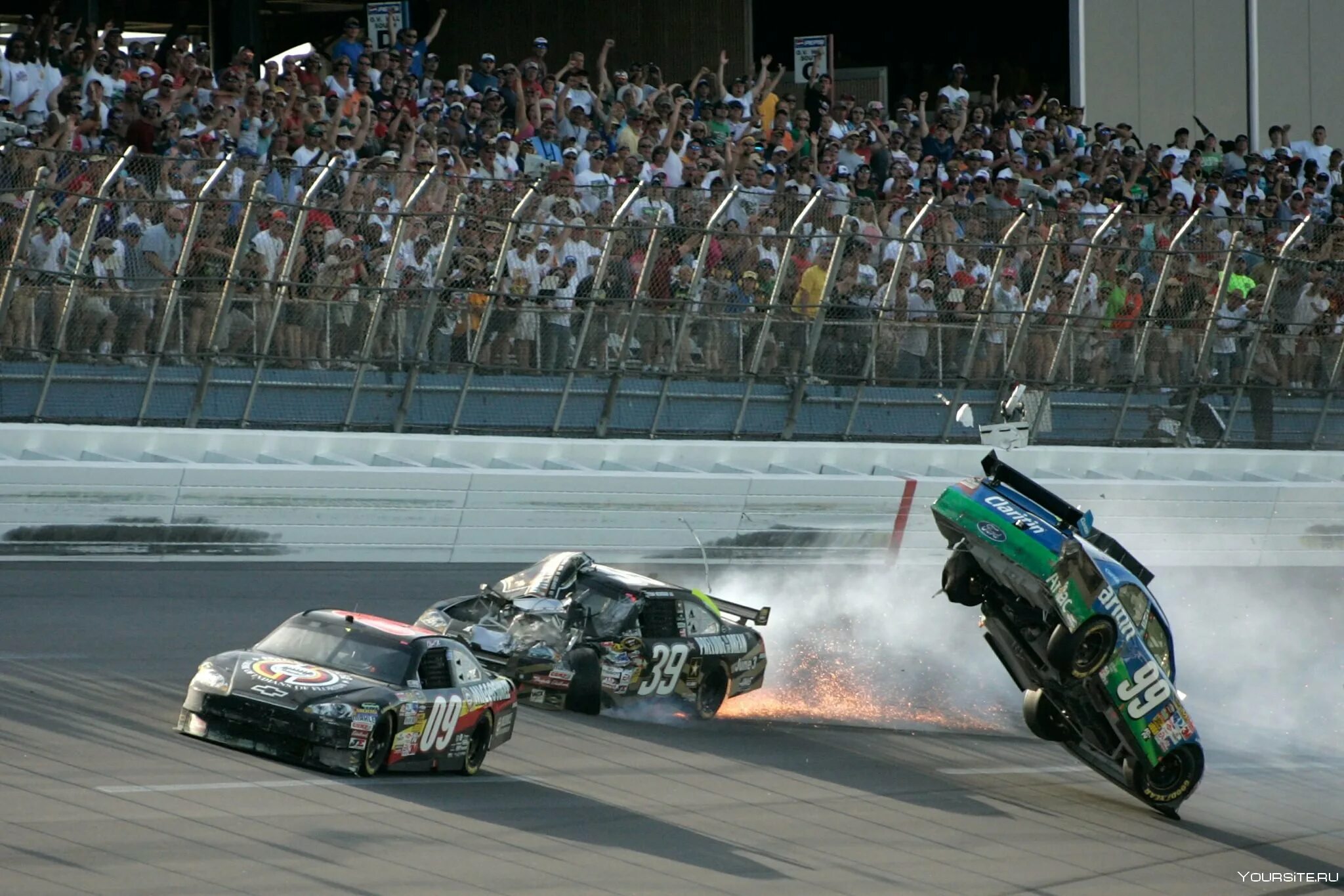 Гонки разбиваются. Гонки наскар 2. Гонки наскар аварии. NASCAR 1993. Наскар 2022 авария.