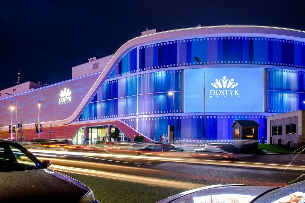 Улица жолдасбекова 9а алматы. Dostyk hotel almaty. Трц dostyk plaza. Гостиница dostyk hotel. Отель винхан алматы.