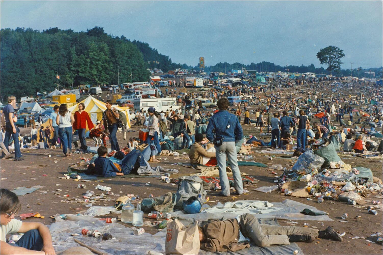 Вудсток 1969 хиппи. Woodstock вудсток три дня, изменившие поколение. Рок фестиваль в вудстоке 1969. Рок фестиваль вудсток 1969 год. Woodstock 1969 сцена.