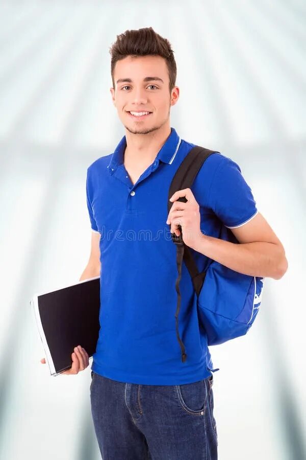 Молодой студент приходит. Умный студент в библиотеке. Молодой студент. Студент на сером фоне. Молодой студент приходит.