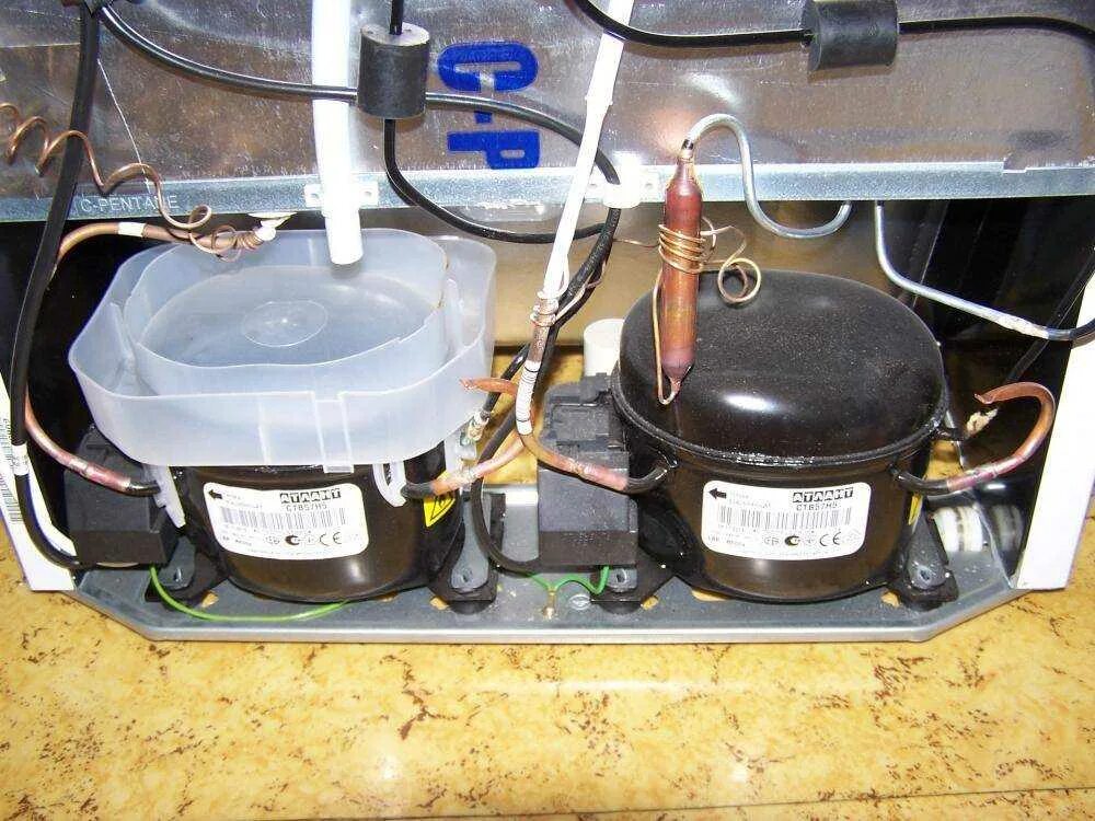 Реле холодильника атлант двухкамерный. Холодильник стинол отключается. Холодильник атлант двухкамерный 1 компрессор. Холодильник постоянно работает в чем причина. Холодильник постоянно работает в чем причина.