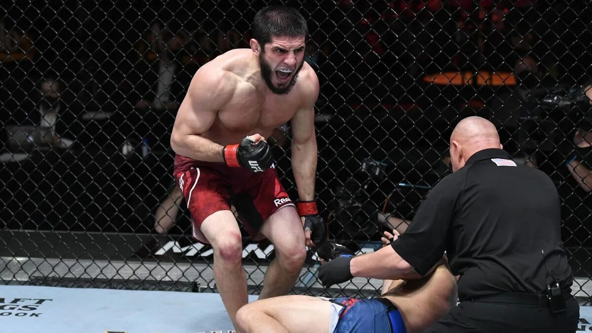Какое время состоится бой. Ислам рамазанович махачев. ислам махачев ufc. ислам махачев бой. ислам махачев последний бой 2025.