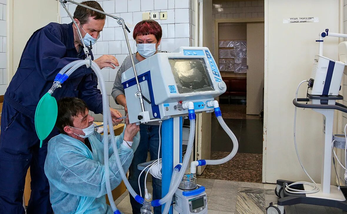 Биорезонансный аппарат devita. Обучение работе на аппарате. Монтажник рэаип. Endospheres therapy аппарат. Касса в магазине техники.