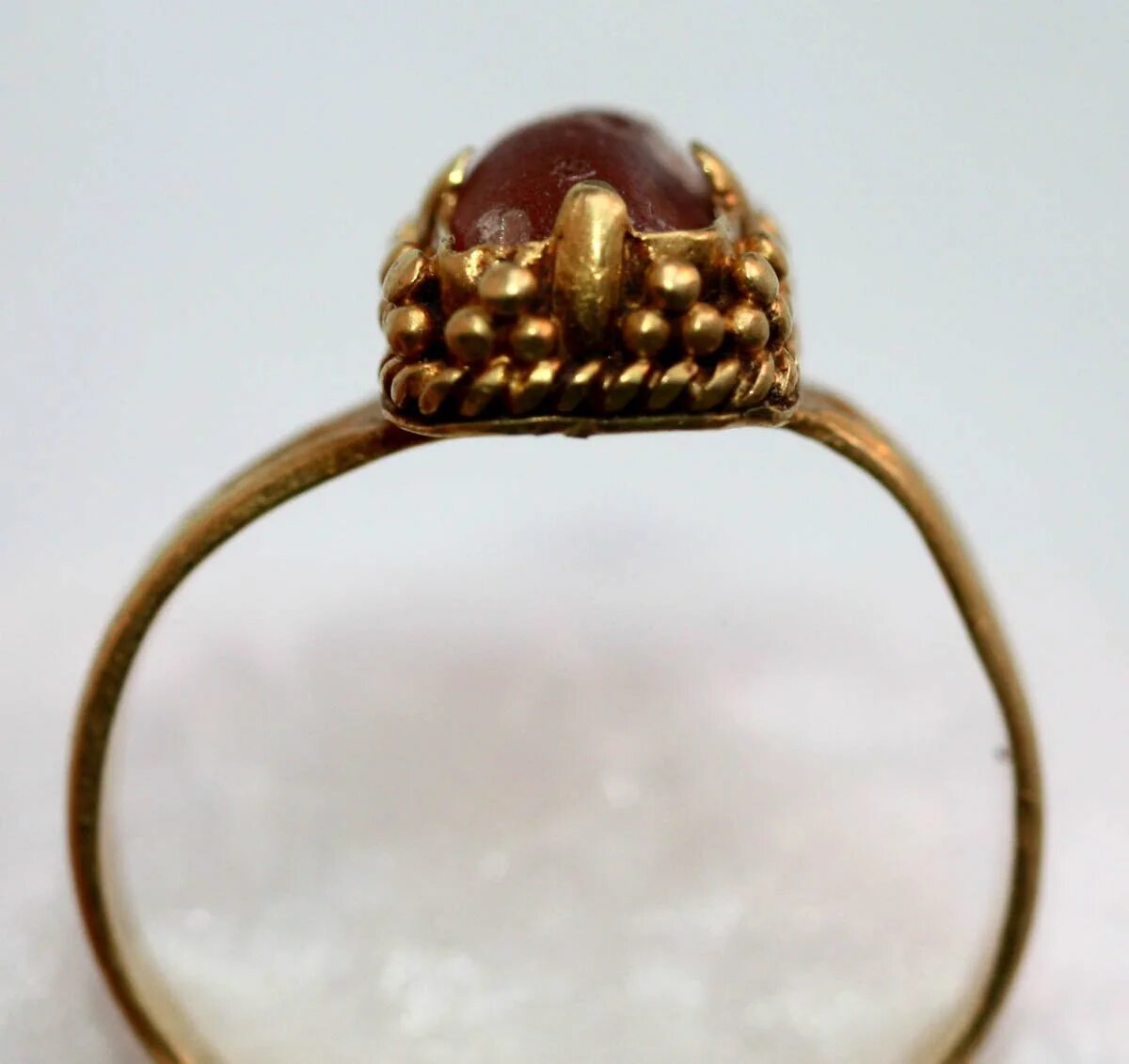 Золотое кольцо. Арабское золото 750 проба 18 карат. Кольцо 585 пробы золото. 1202131. Золотое кольцо 19 век.