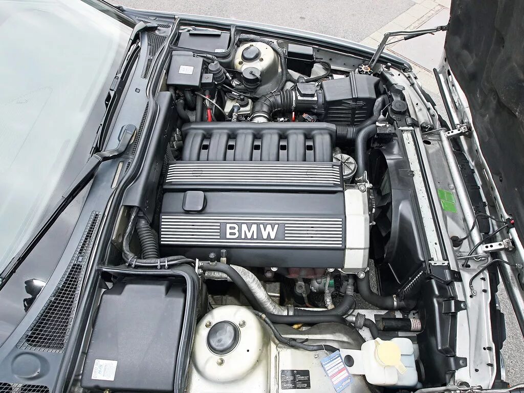 Бмв е 34 мотор. BMW e34 м50. BMW e34 525i двигатель. БМВ е34 2.5. БМВ е34 v16.