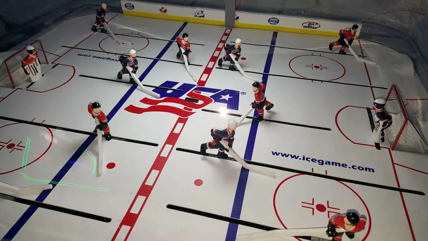 Complete with ice hockey. Настольный хоккей «ice battle». хоккеисты для настольного хоккея. тактика в настольном хоккее. настольный хоккей расположение игроков.