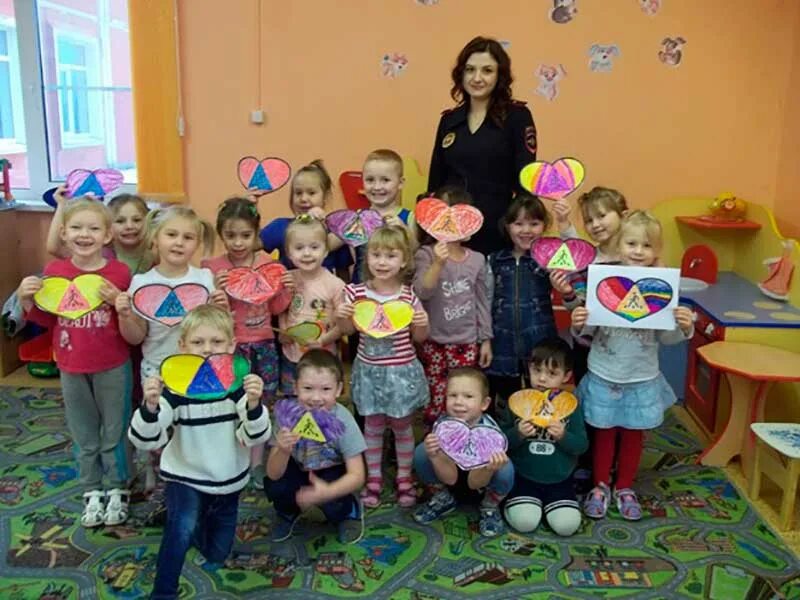 Детский садик старый оскол. Загородный детский сад. Акуна матата детский сад. Детский сад 50 старый оскол. Летняя дача березка в ушково.