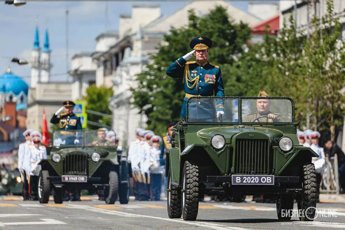 Парад казань. Парад Победы Казань. Парад Казани в Казани. КАМАЗ на параде. Тигры на параде Узбекистан.