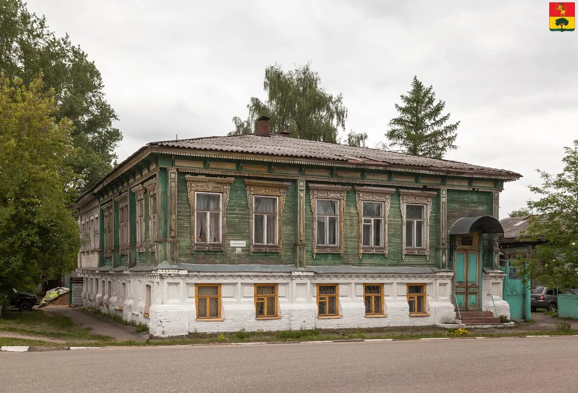 Старинная купеческая. Усадьба купца Селянкина Невьянск. Купеческий каменный дом 19 века. Купеческий дом 19 века в России. Купеческий дом Москва 19 век.