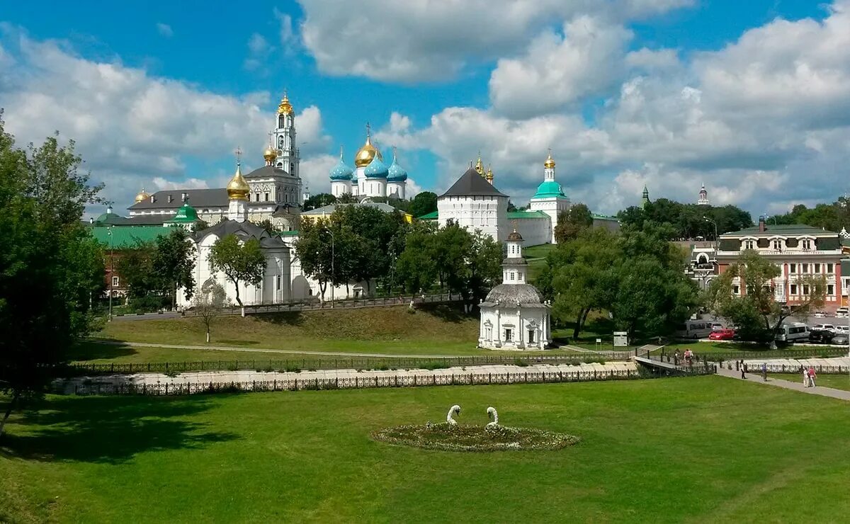 Сергия фото. Троице-Сергиева Лавра в Сергиевом Посаде. Троице-Сергиева Лавра монастырь Сергия Радонежского. Сергиев Посад монастырь Сергия Радонежского. Сергиев Посад Лавра экскурсии.