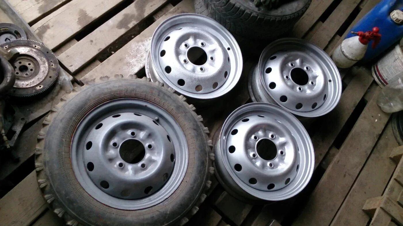 Штампованные диски r16 нива 2121. Крамз р16 на ниву. Диск штампованный r16 нива. Диск колесный нива шевроле r15. Диск б у нива.