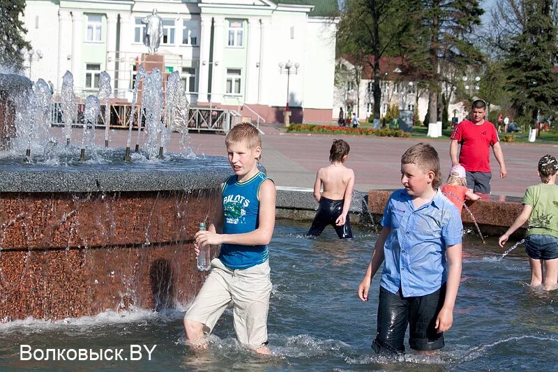 Прогноз погоды в волковыске на неделю. Фото фонтана Волковыск. Погода Волковыск. Погода в Волковыске на неделю. Погода Волковыск Гродненской области.