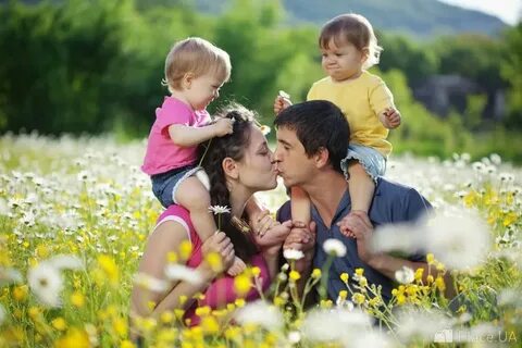 Семья и детство любовь