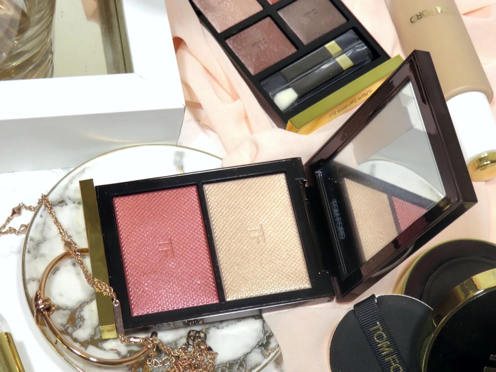 Tom ford powder. Tom ford skin illuminating powder duo 01 moodlight. Tom ford duo. Tom ford moodlight illuminating. Tom ford duo.