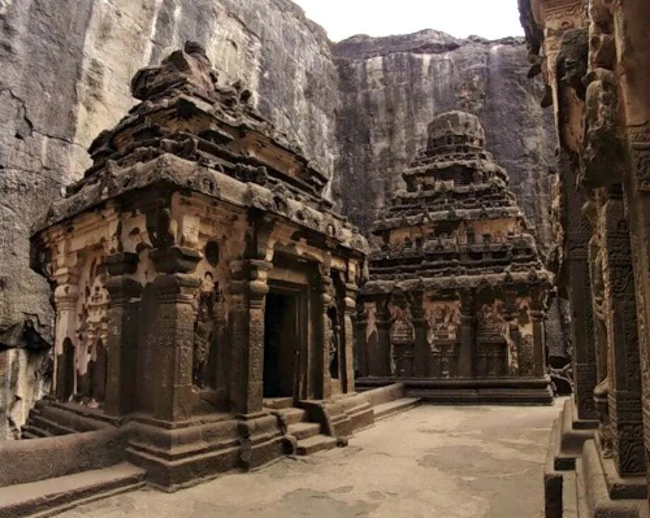 храм кайласанатха в эллоре индия. индийский храм в монолитной скале. храм кайласанатха в индии. скальный храм кайласанатха в эллоре. храм кайлаш эллора индия.