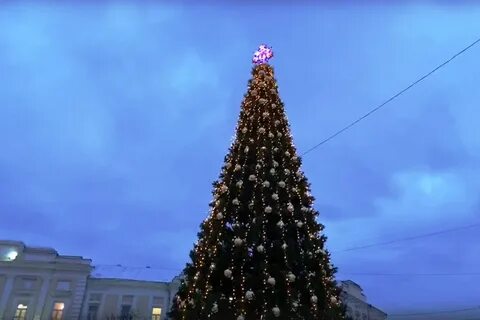 Где стоит главная елка