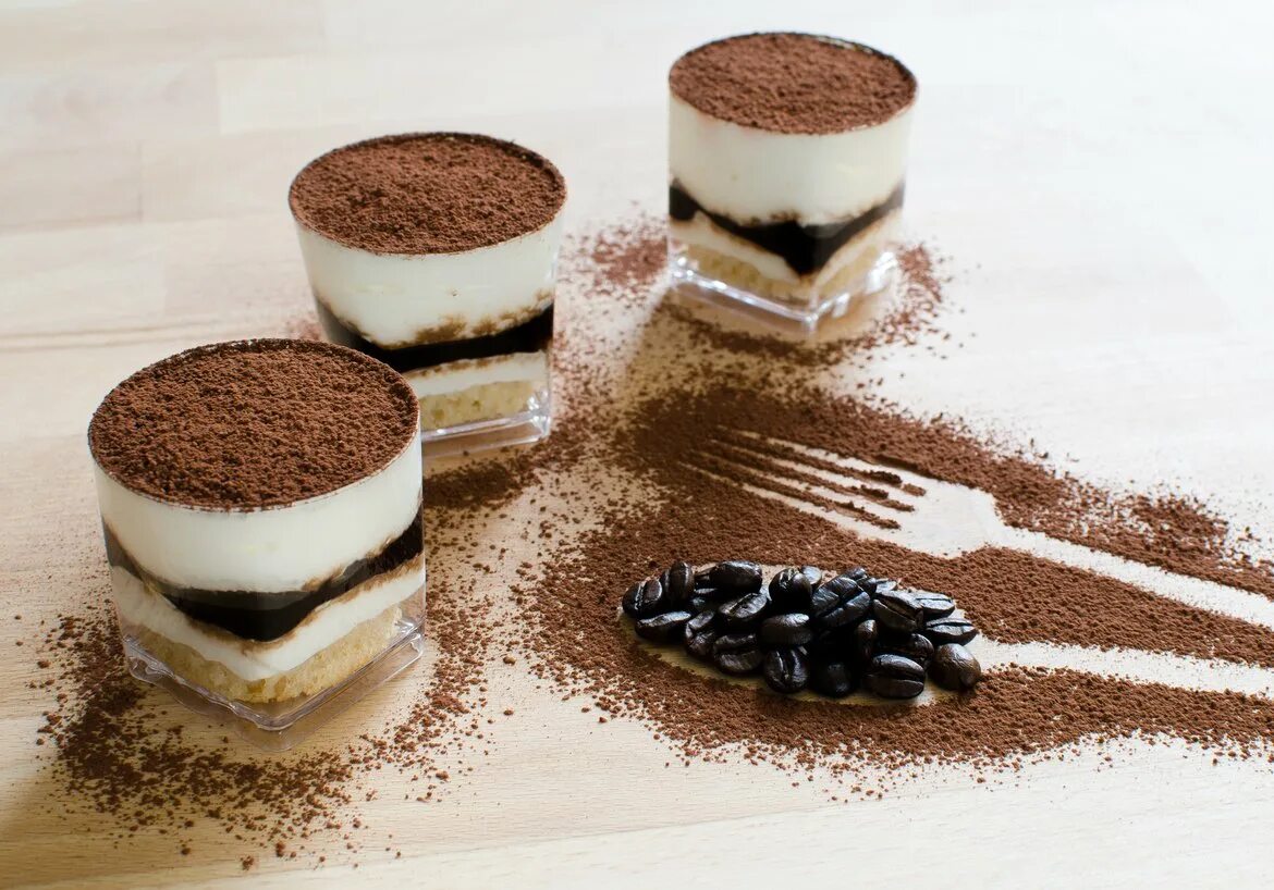Кофейный тирамису. Тирамису аль марсала. какао для тирамису. десерты cheesecake tiramisu. tiramisu десерт.