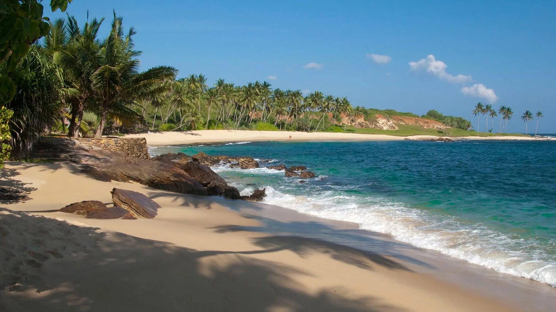 Шри ланку омывает какой. Тангалле пляж. Остров Шри Ланка. Пляжи Шри Ланки. Необитаемые острова.