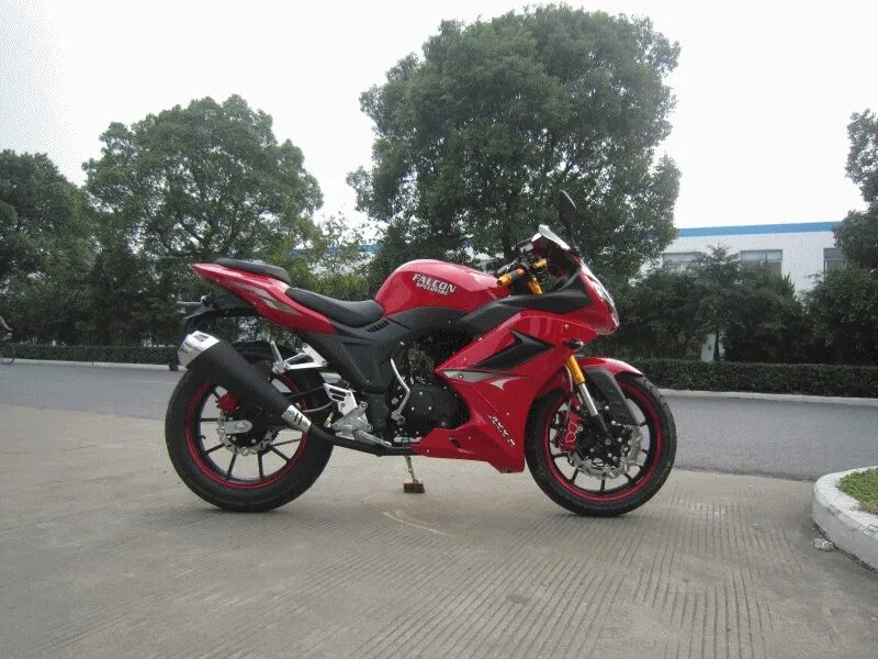 Радиатор охлаждения шевроле авео. Yamaha yzf-r25. Шевроле авео т250 радиатор охлаждения артикул. Derbi gp1 250. Скутер derbi gp 250.