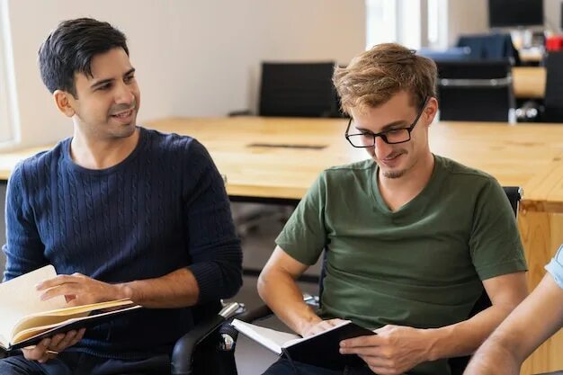 The boys are students. Студенты 2 Reverse. Two boys talking. Two students are talking. Two man studying.