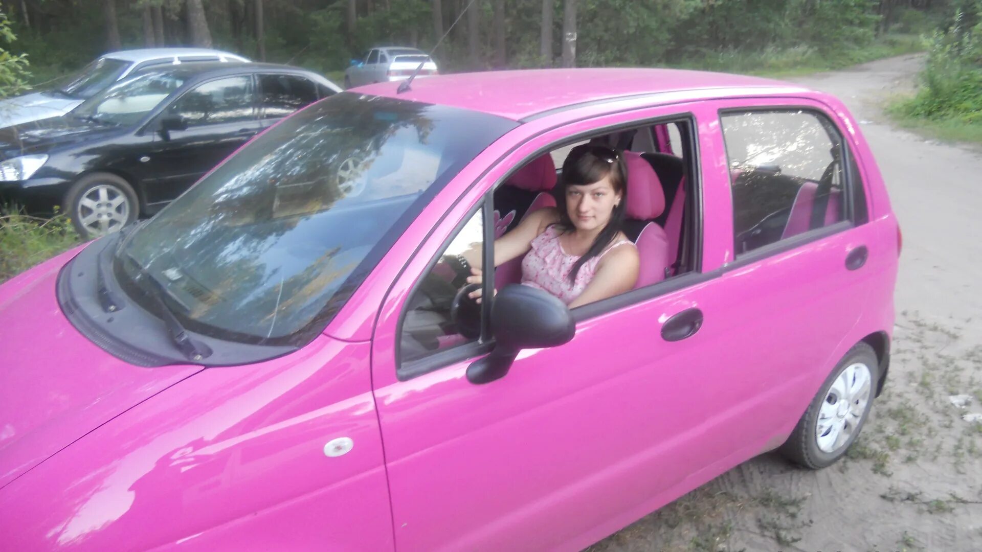 Матиз хозяев. Дэу матиз розовый. daewoo matiz лимузин. матиз 6 колесный. матиз кабриолет.