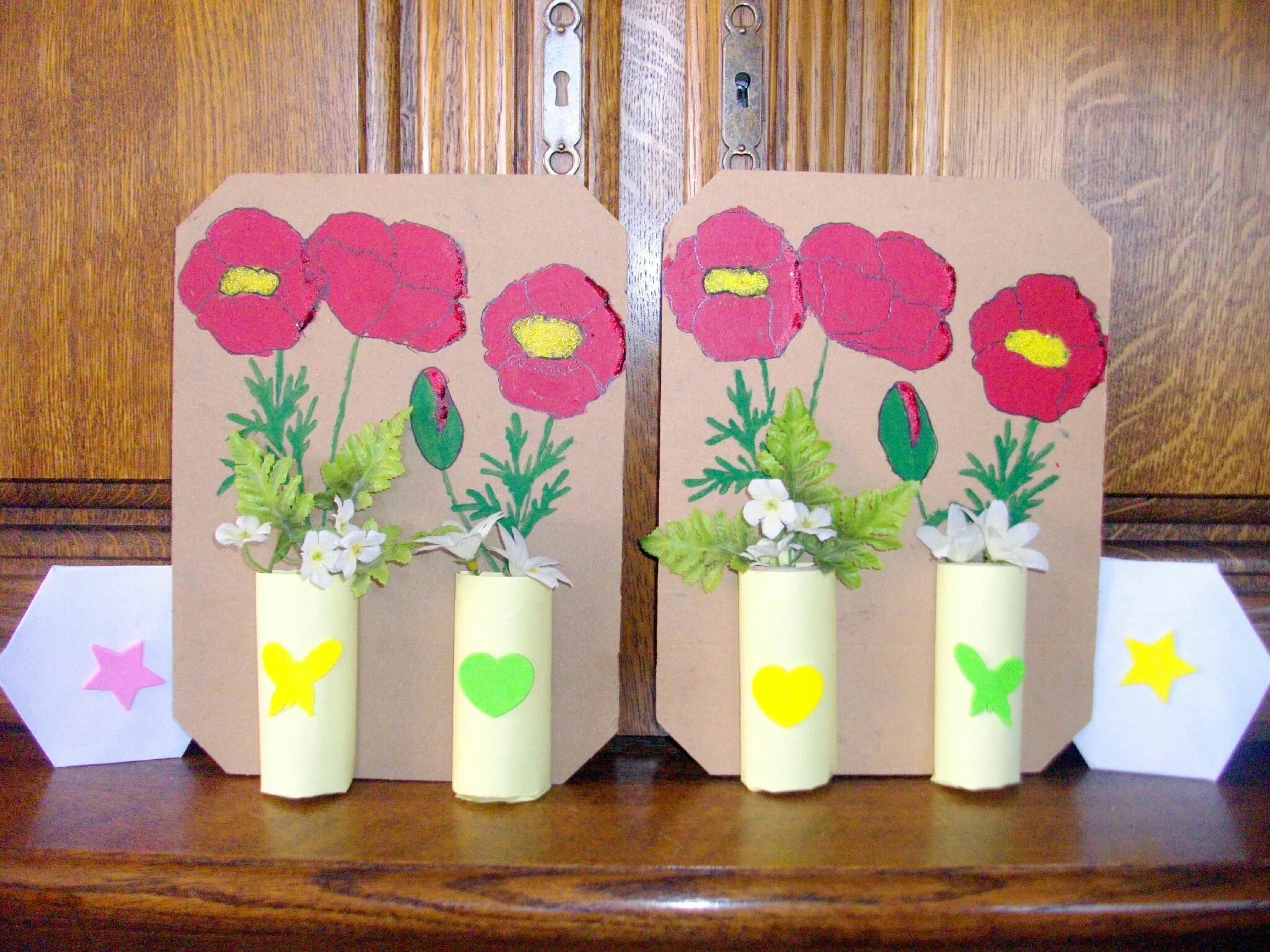 красивые цветы из гофрированной бумаги. самодельные поделки самодельные поделки. поделки самоделки на 8. поделки из крышек. поделки самоделки на 8.