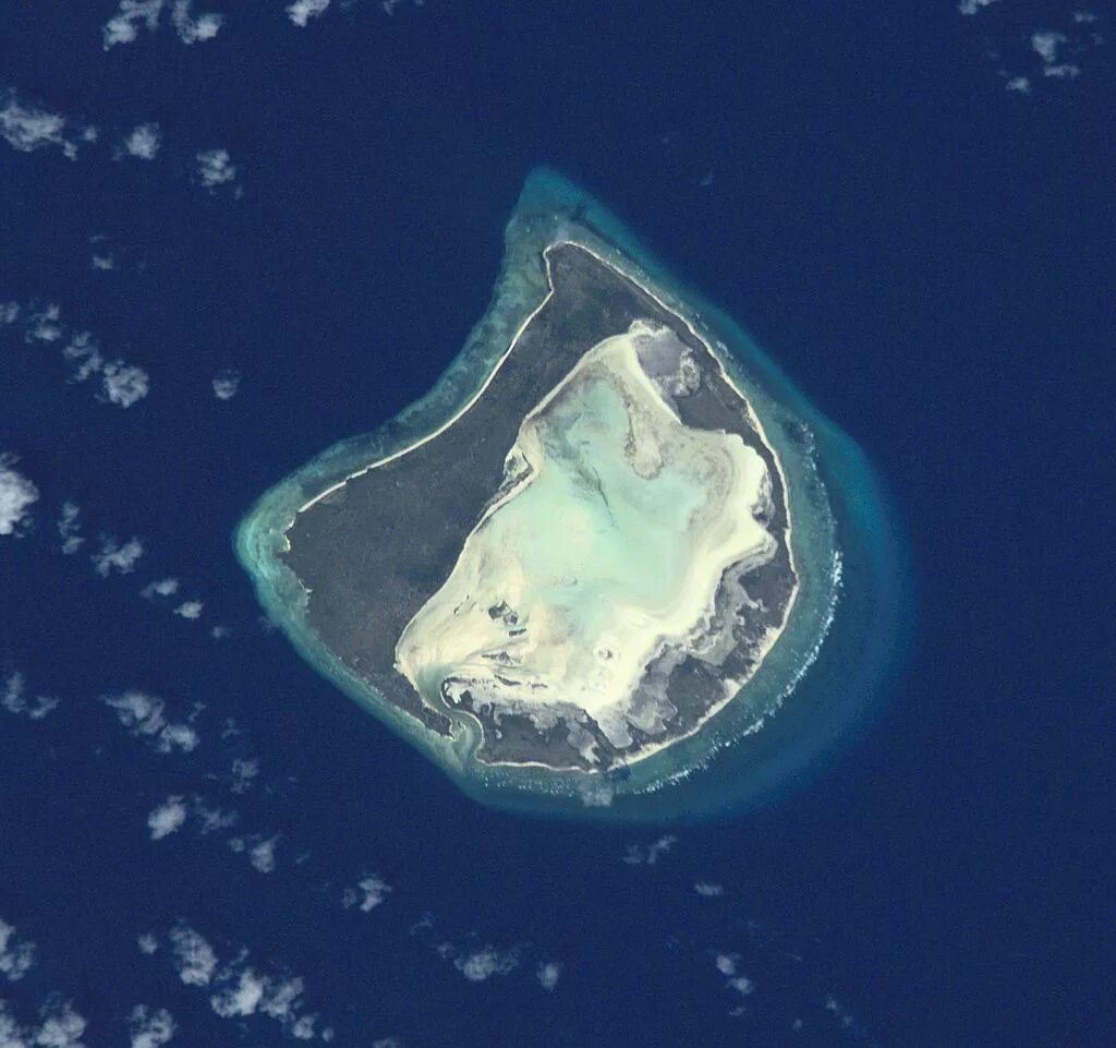 Второй остров в мире. Альдабра (группа островов). Альдабра индийский океан. Атолл Альдабра Сейшельские острова. Остров АСТОВ.