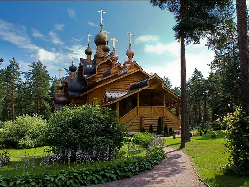Посёлок сосново приозерский район ленинградская область. Храм в сосново в ленинградской. Храм в сосново в ленинградской. Дом с башней сосново приозерский фото. Храм в сосново приозерский район.