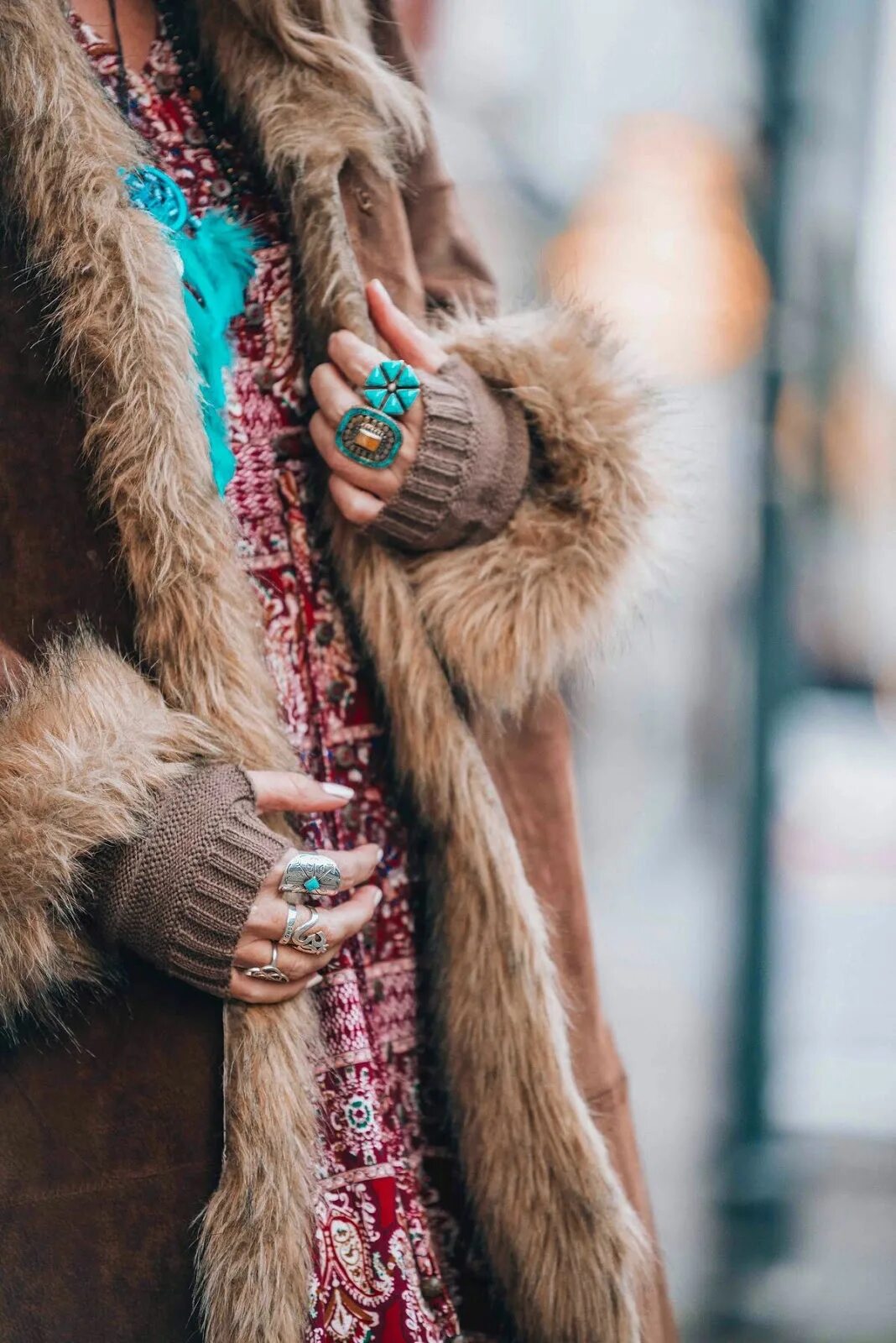 Зимнее бохо. Boho chic стиль winter. зимняя одежда в стиле бохо. бохо шубки. дубленка хиппи.