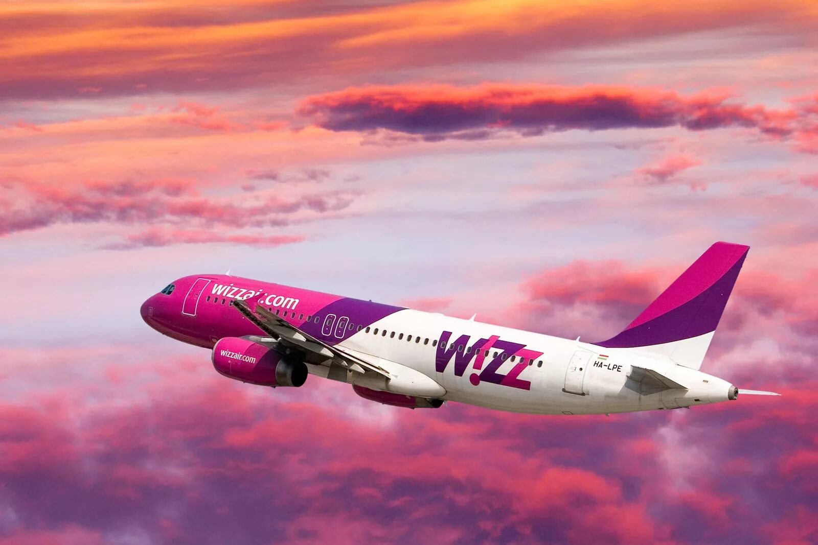 Wizz Air a321neo. Wizz Air самолеты. Wizzair Abu Dhabi. Венгерский лоукостер Wizz.