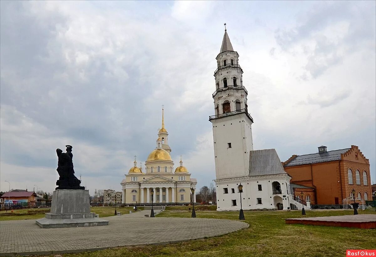 Невьянская башня россия. Невьянская башня в свердловской области. Невьянская наклонная башня. Невьянская башня невьянск. Наклонная башня демидовых в невьянске.