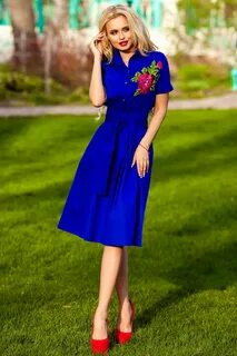 Синее платье с цветами