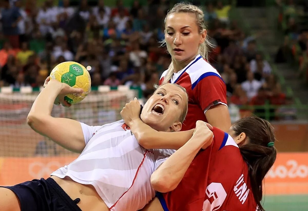Гандбол. Гандбол девушки сборная россии. Рио 2016 гандбол женщины. Что такое гандбол в спорте. Игра женский гандбол.