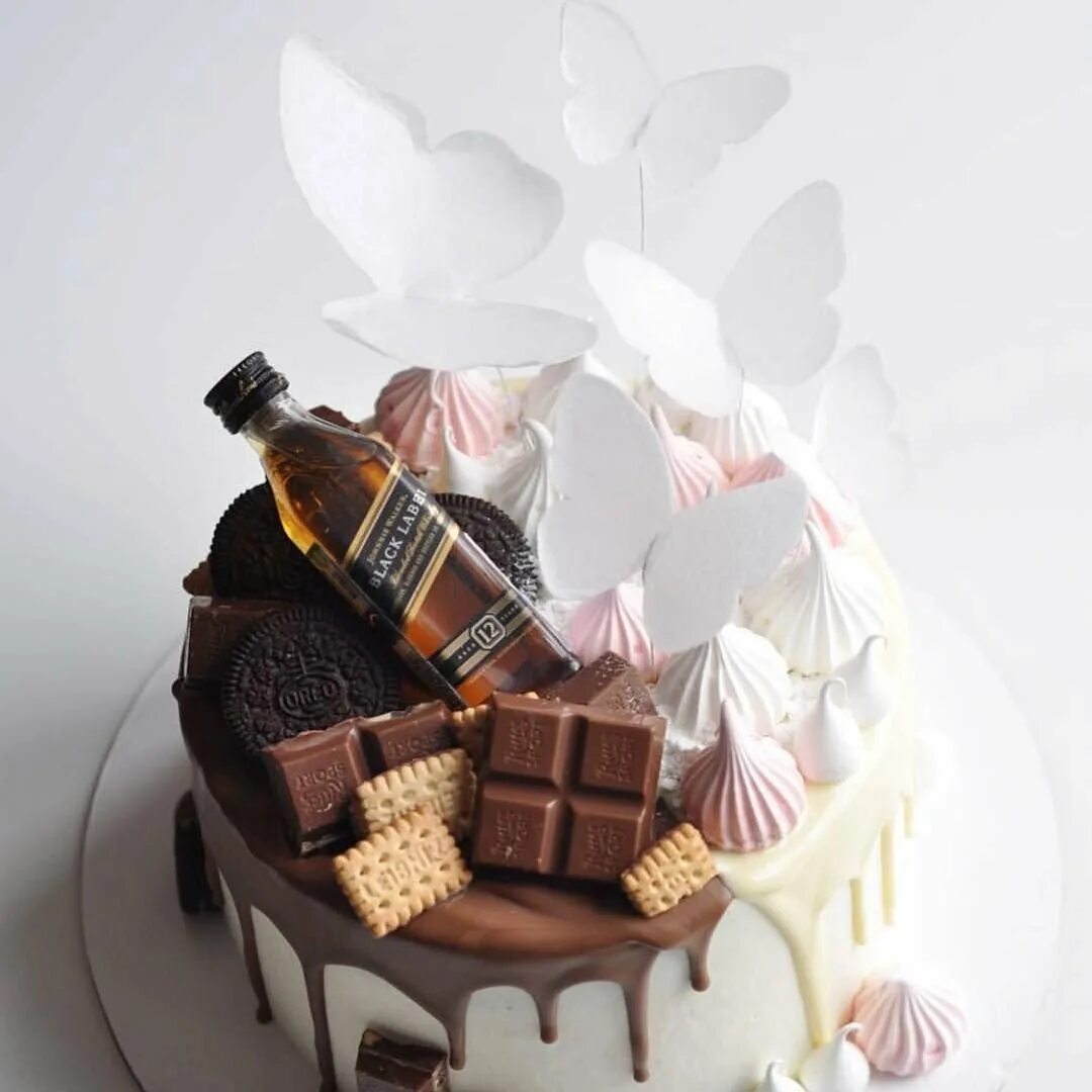 Торт для двух именинников. Украшение торта ягодами и сладостями. Декор торта для девочки. Торт для двоих именинников. Торт для мальчика и девочки.