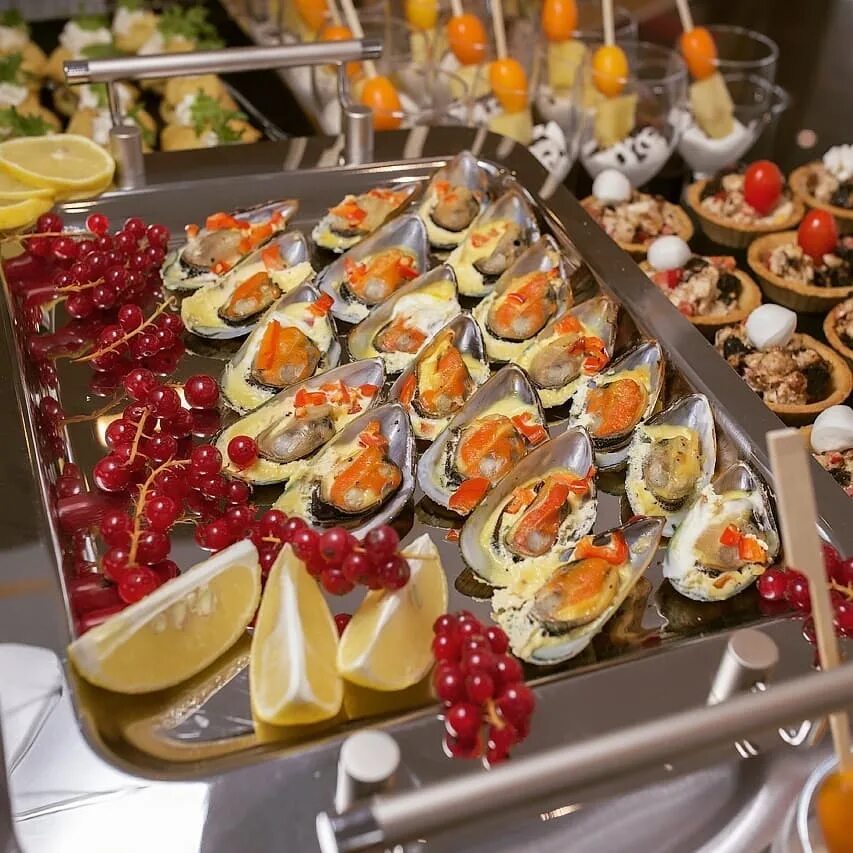 Шведский стол закуски. Фуршетные столы. Кейтеринг москва меню. Фуршетный стол. Фуршет.