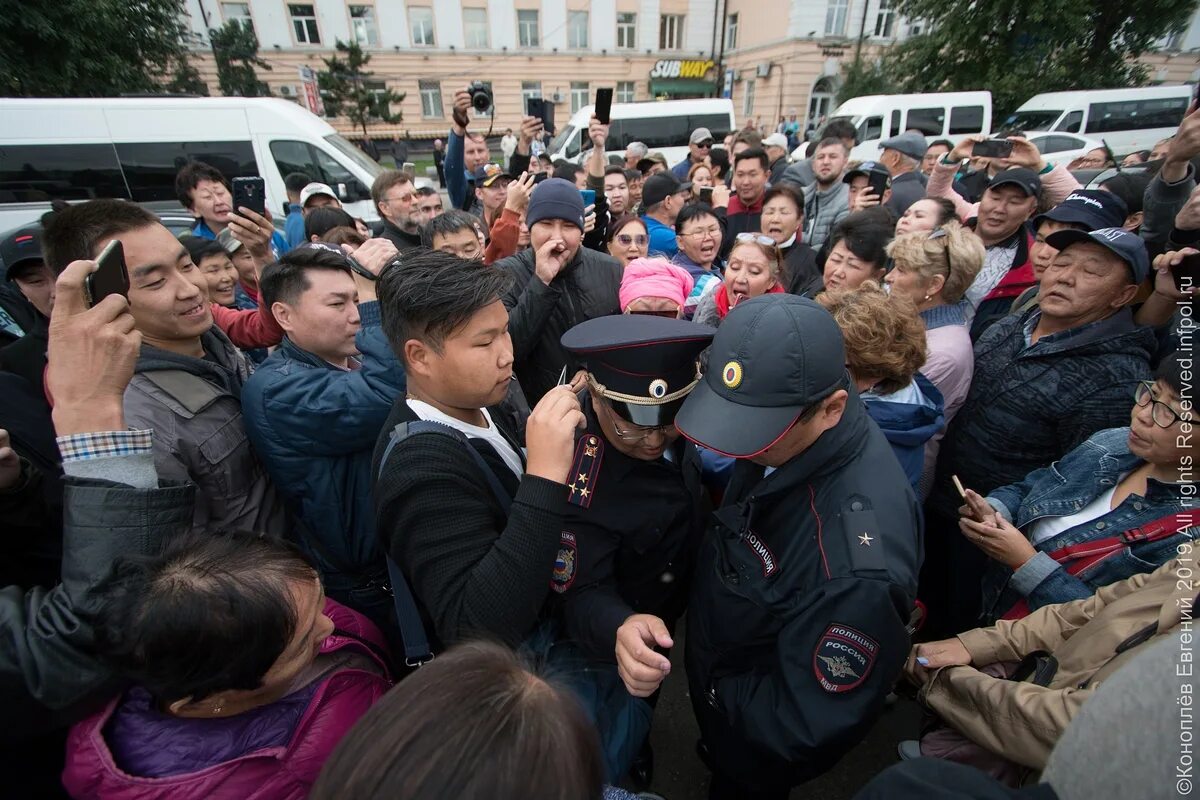 Последние новости в улан. Улан-Удэ протест 2019. Протесты в Улан Удэ. Улан-Удэ протест сентябрь 2019. Митинги в Бурятии.