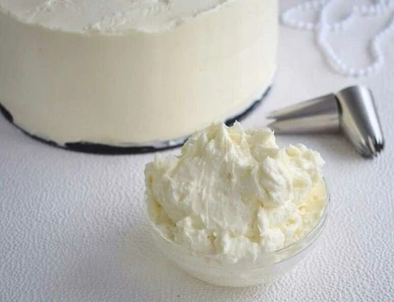 Крем сливки пудра масло. Сливочный крем для торта. Торт крем сыра. Крем из творожного сыра. Готовый крем для торта.