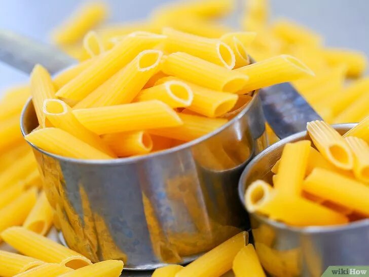 Сколько нужно спагетти. Ложка для спагетти с дыркой. Сколько времени варятся спагетти. Сколько нужно спагетти. Порция спагетти.