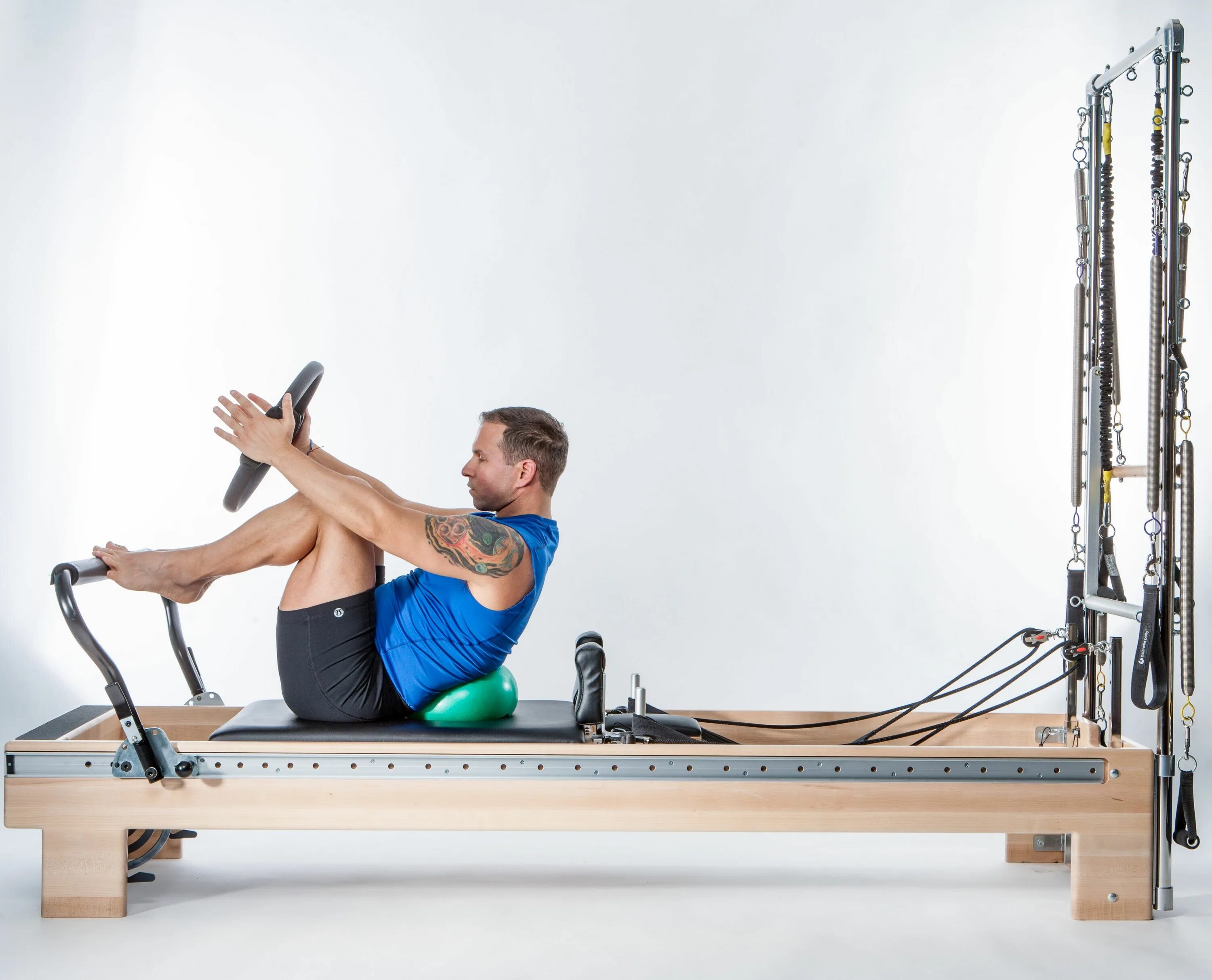 Кадиллак реформер. Пилатес станок реформер. Тренажер реформер. Пилатес аллегро тренажер. Реформер аллегро 2 с трапецией.