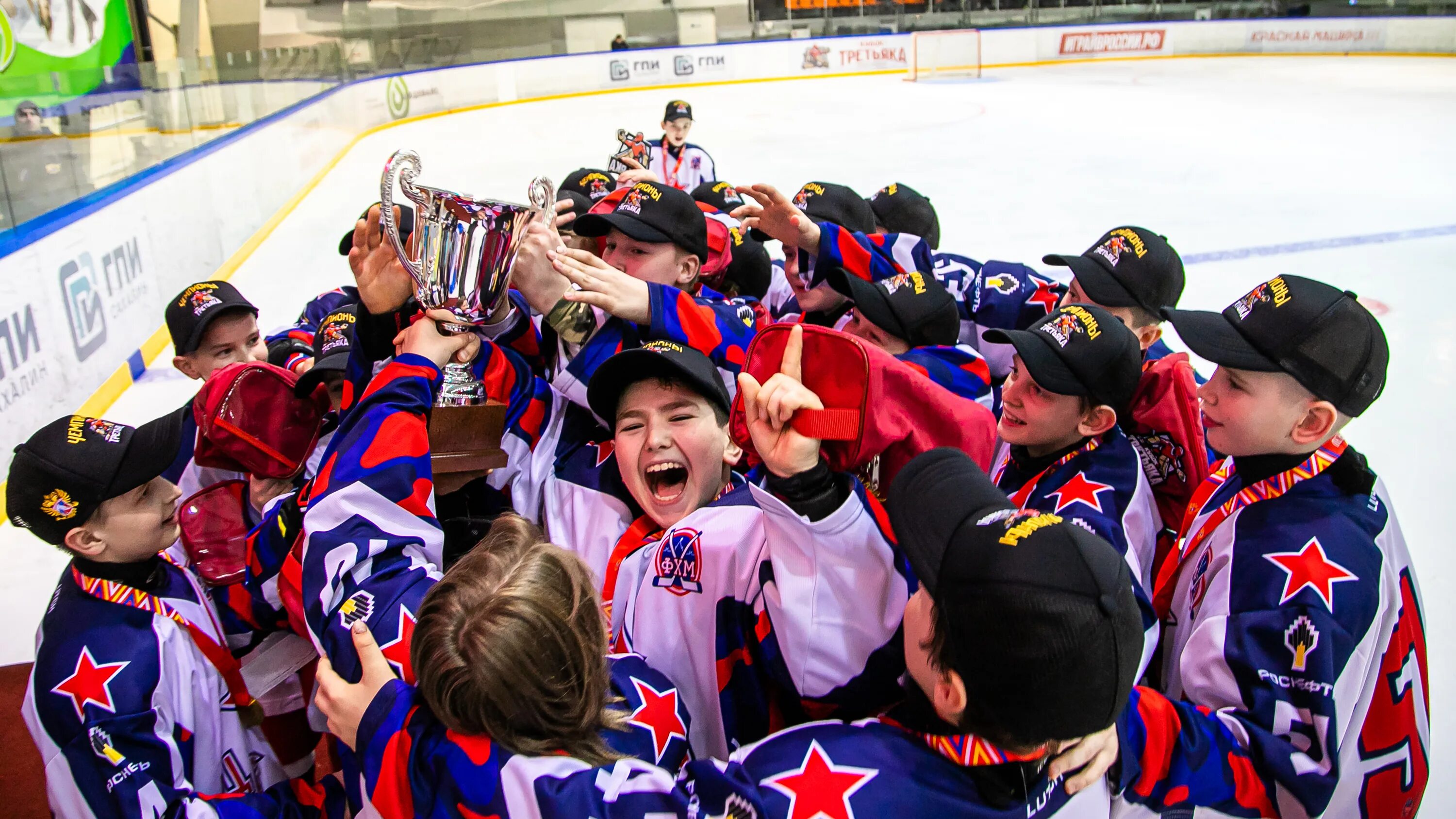Хоккей москвы. Хоккей фхм никитин владимир константинович. Хоккей москвы 2011 год рождения. Хоккей москвы 2011 год рождения. Кубок москвы по хоккею 2010 года.