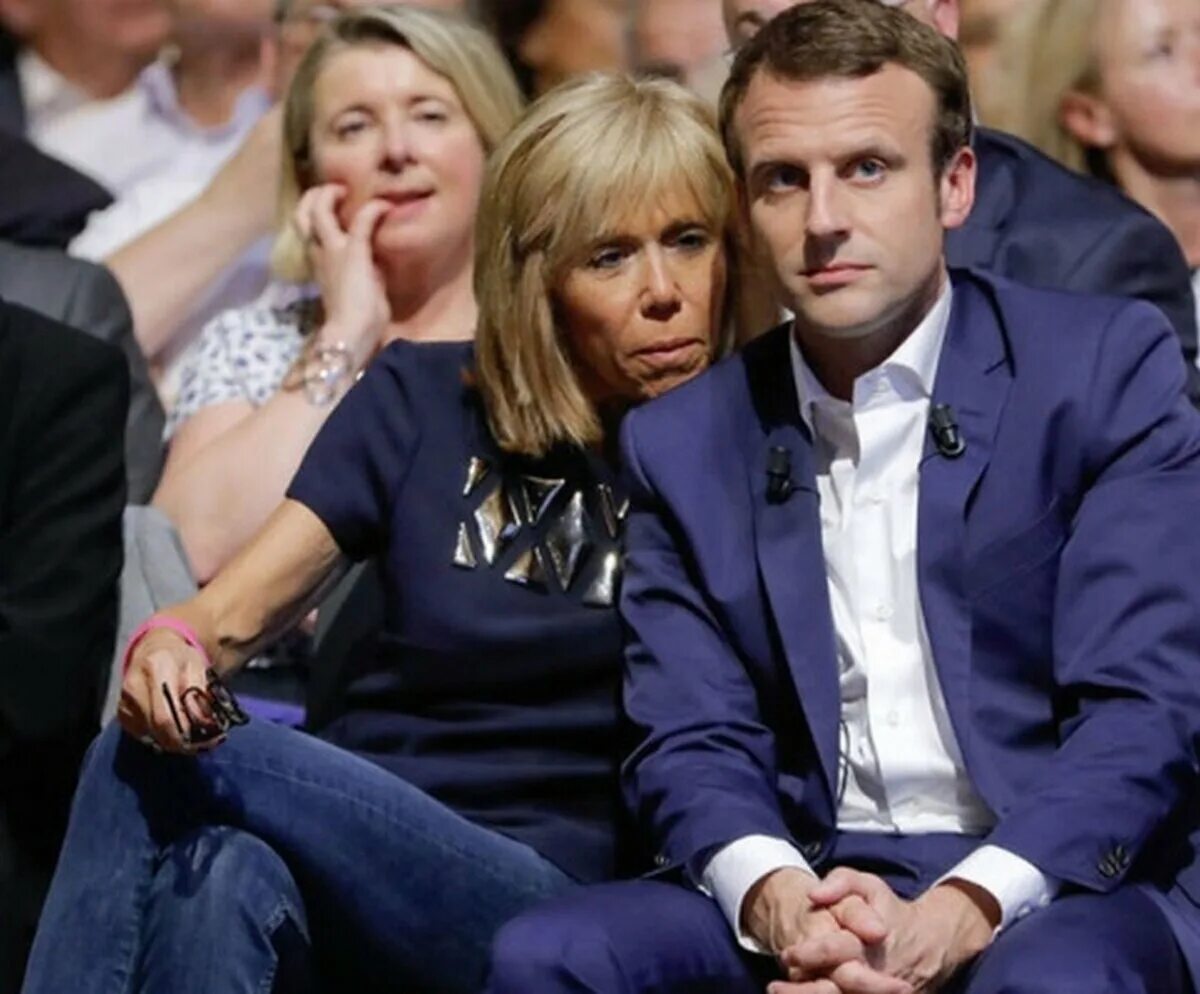 Жена призелинта Франции ма. Жена президента Франции Брижит Макрон. Макрон Эммануэль с женой.